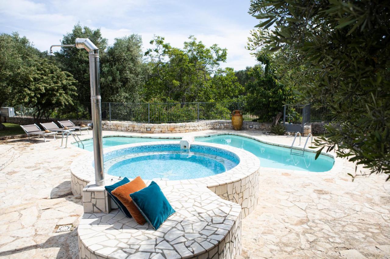 TRULLO DEGLI ULIVI CON PISCINA E VASCA PER BAMBINI SAN MICHELE